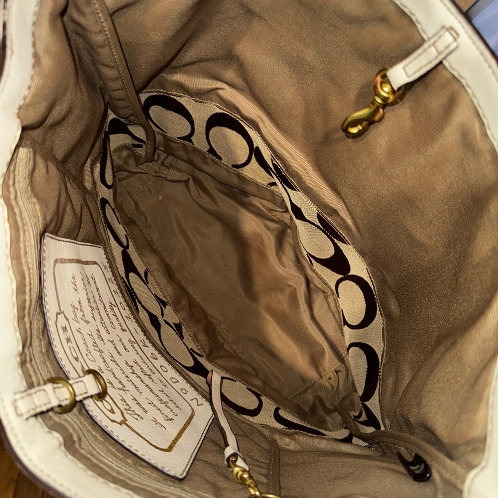 Coach purse - Picture 2 of 2